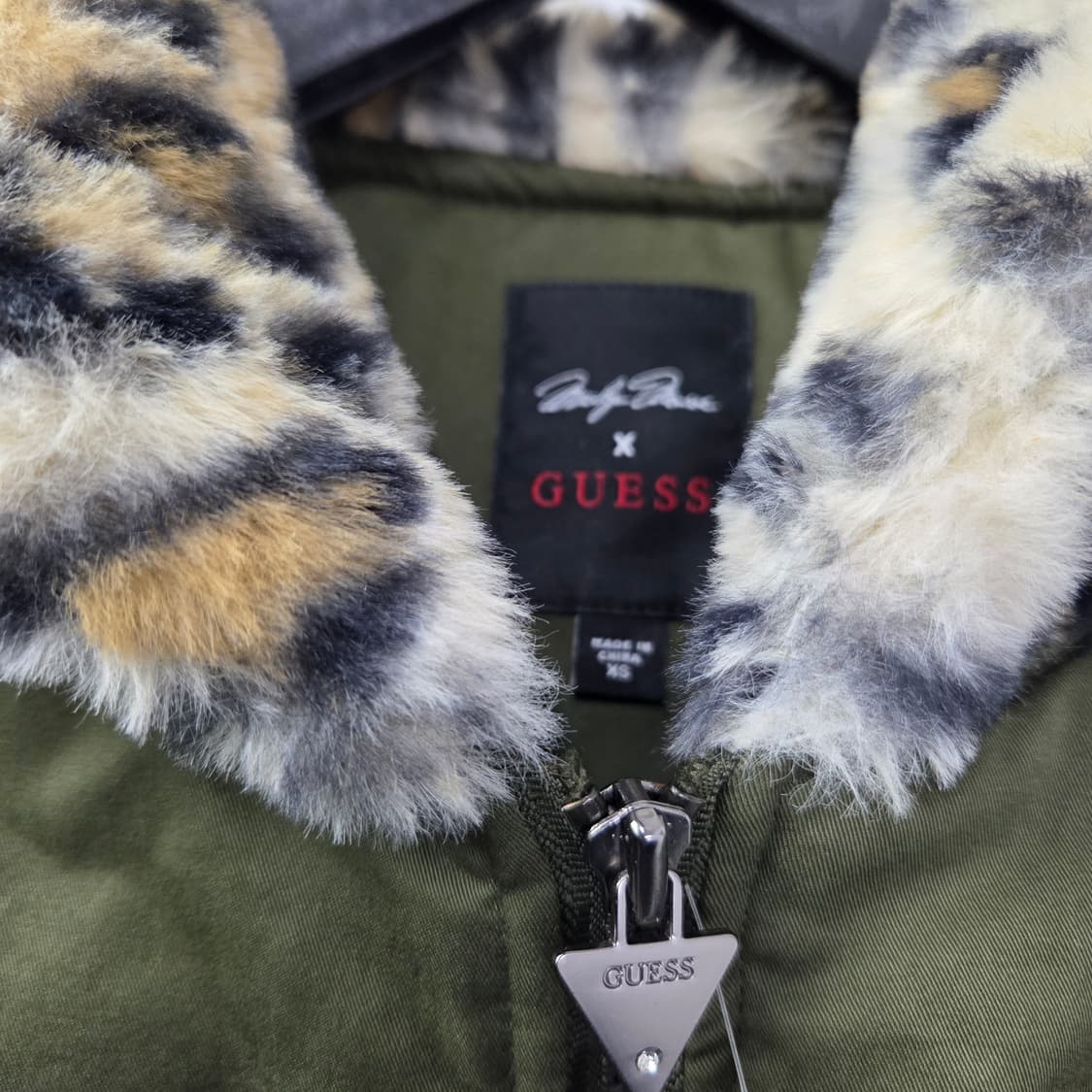 여 44 게스  A급 루즈핏 레오파드 후드 패딩 봄버자켓 상품이미지4