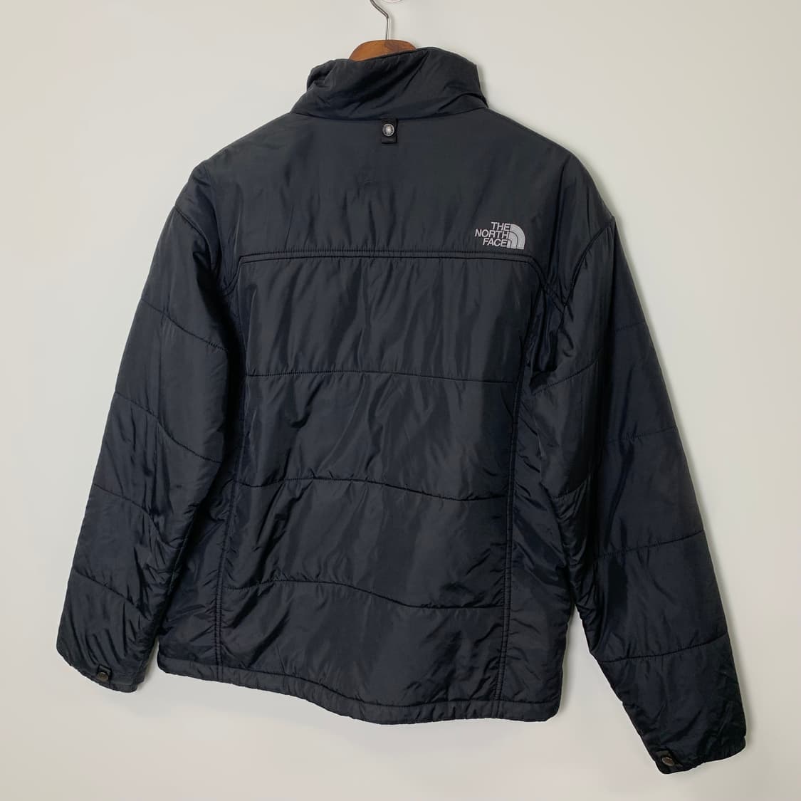 노스페이스 블랙 경량 패딩 상품이미지3