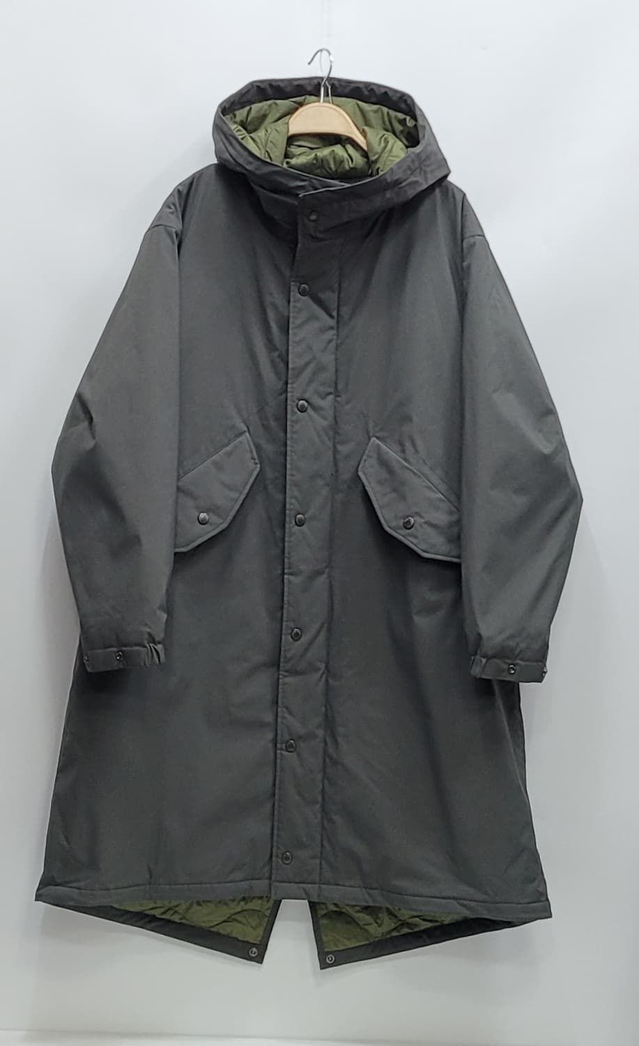 유니클로 ×엔지니어드가먼츠 후드 코트 / 남 L 카키
 상품이미지1