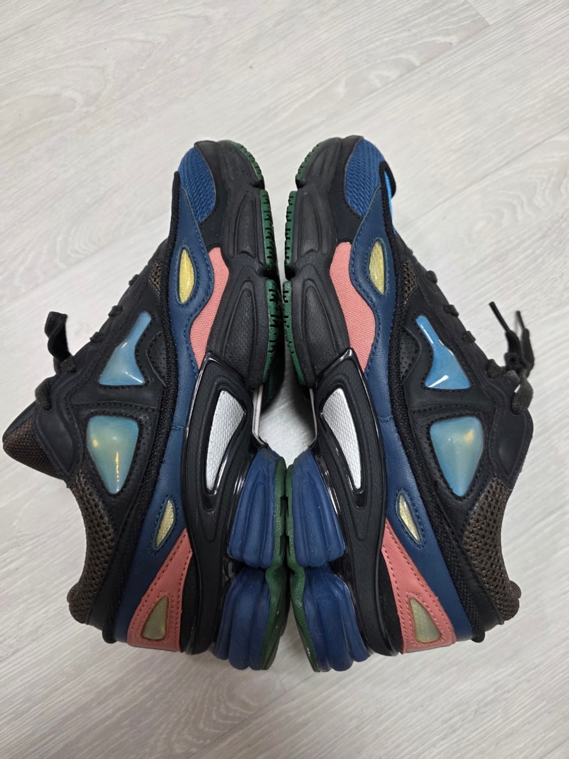 라프 시몬스 x 아디다스 x 오즈위고2 사이즈 255 상품이미지9