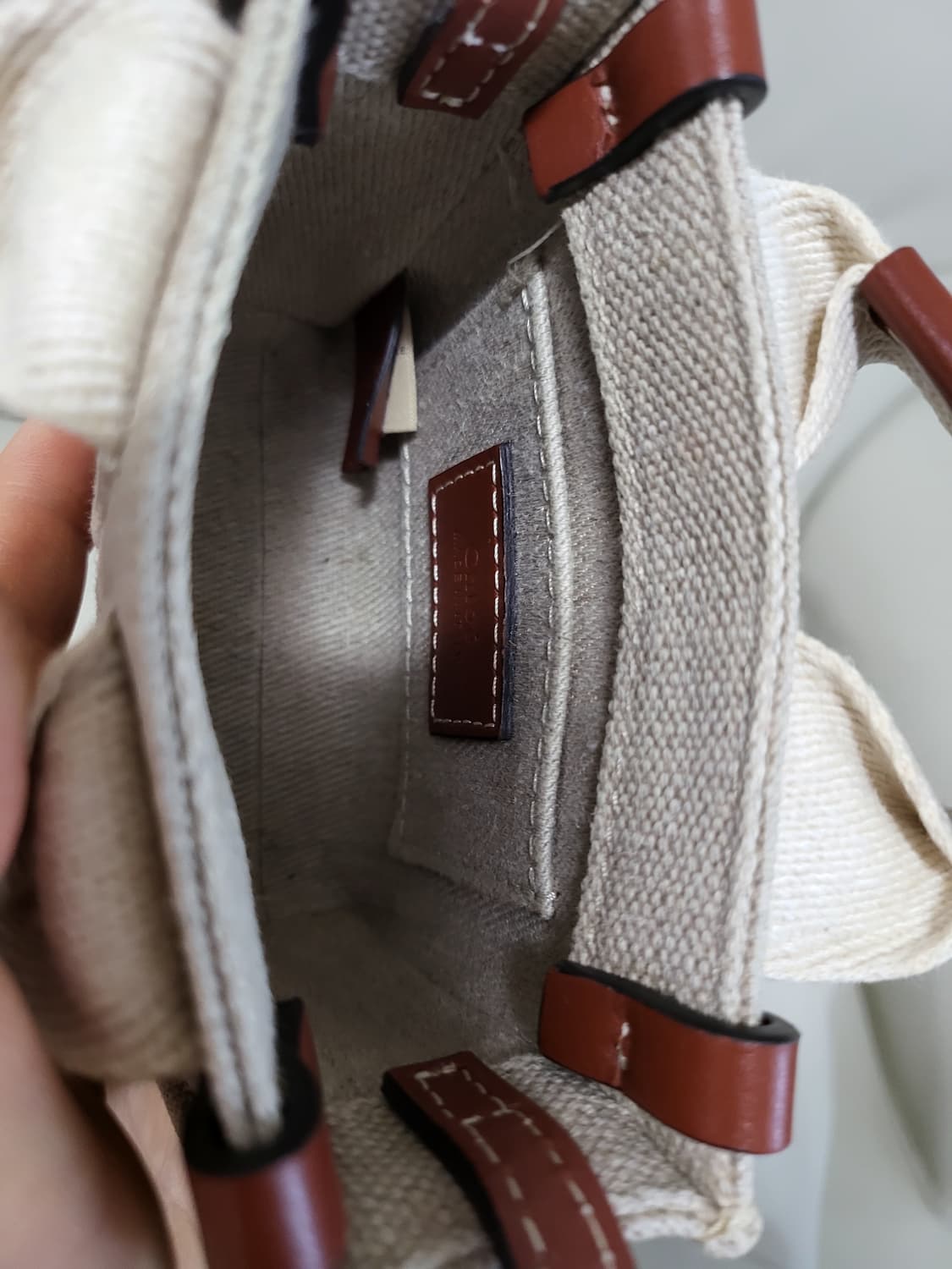 끌로에 우디 나노백 정품 상품이미지7