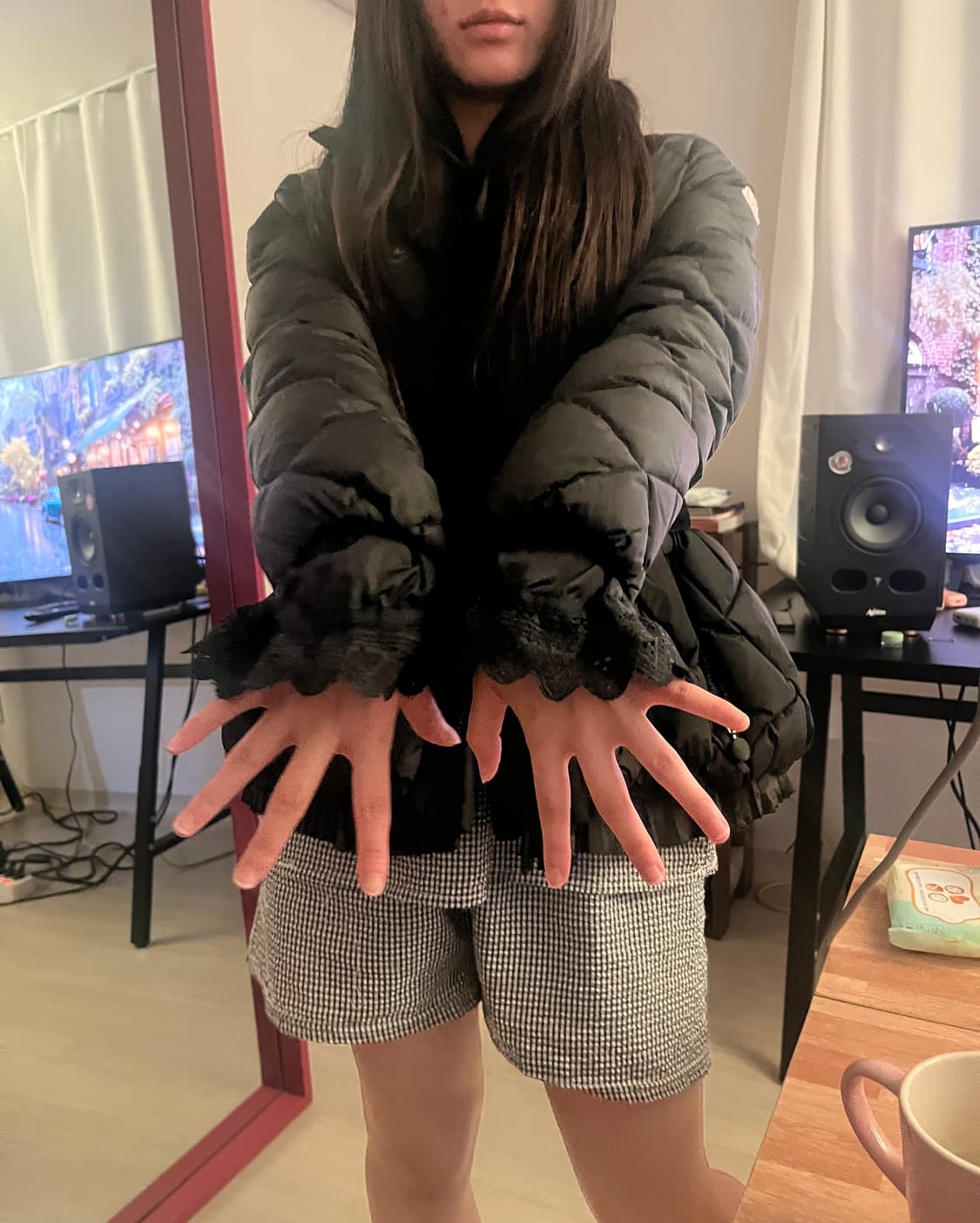 몽클레어 여성 숏패딩 (앞면스티커자국 세탁시 거의새거) 상품이미지6