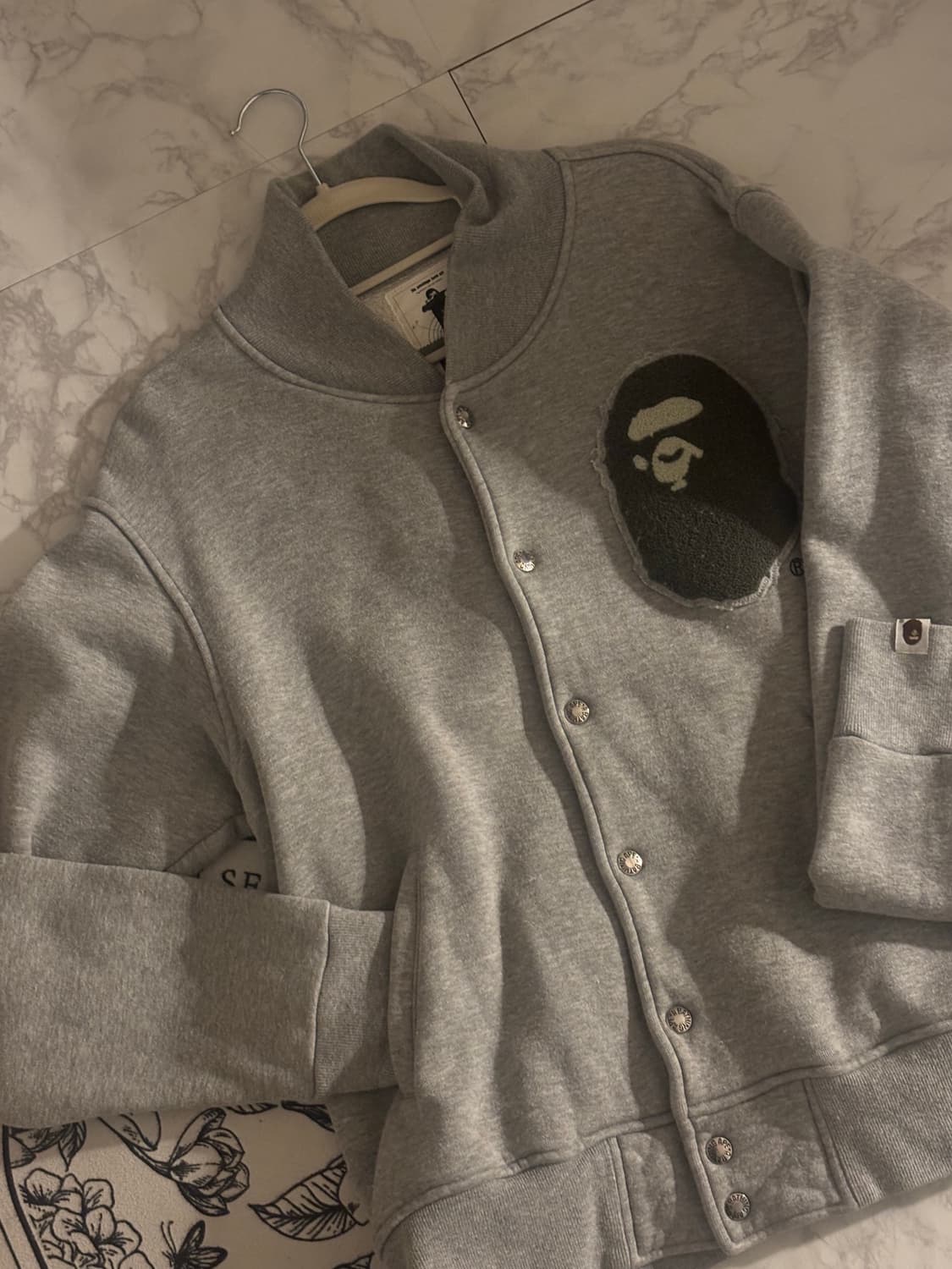 베이프 바시티 자켓 그레이 정품 단종🩶 남녀공용 상품이미지1