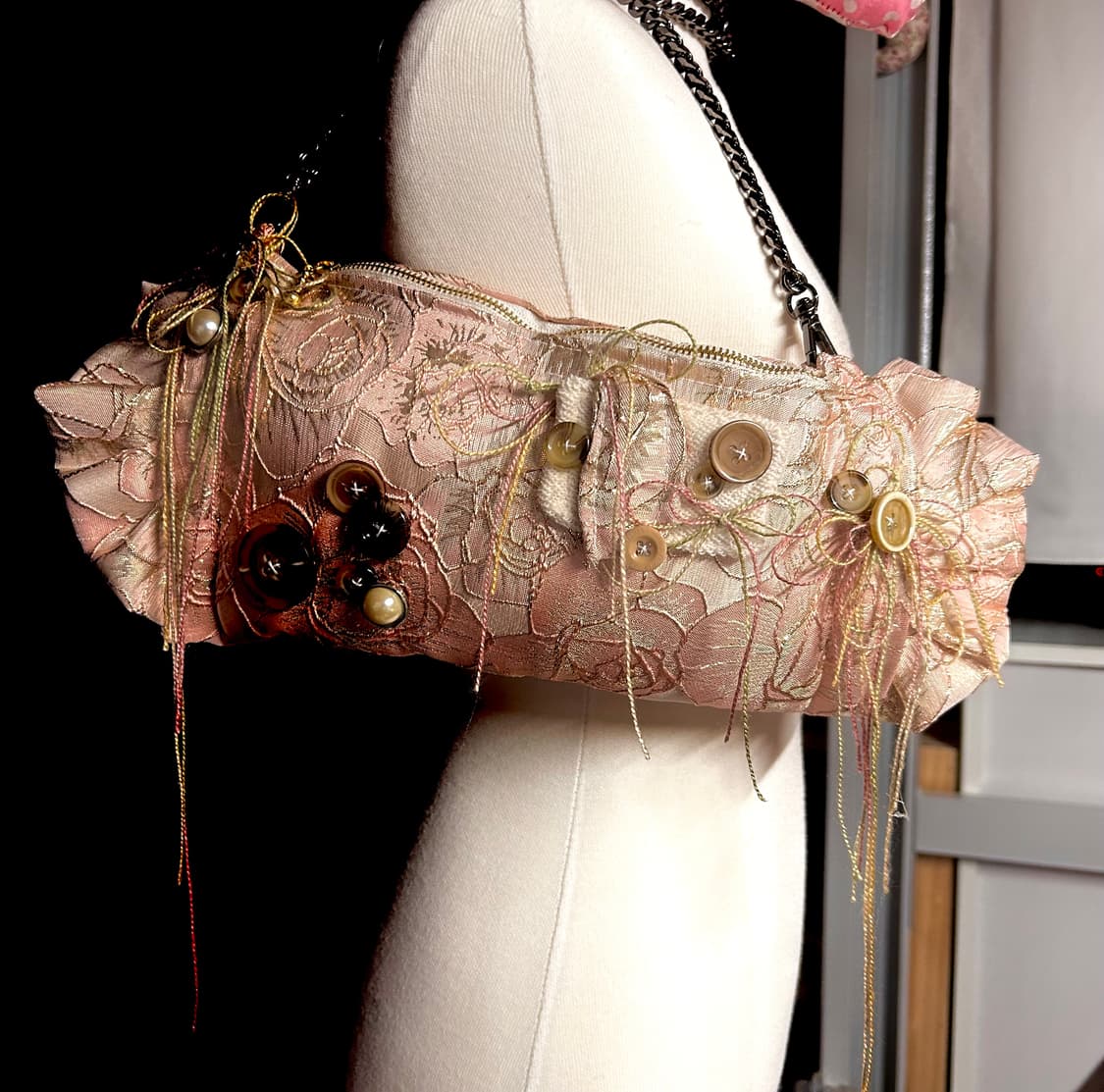 ･:*+. 핸드메이드 오리엔탈 그런지 플라워 단추 쿠션 가방 상품이미지7