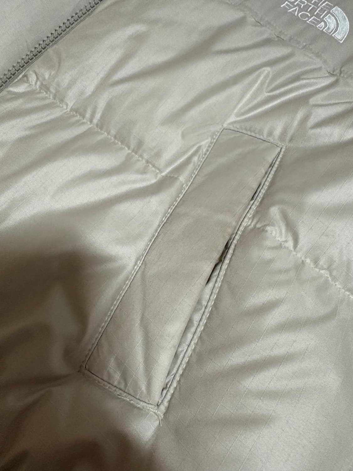 노스페이스 화이트라벨 노벨티 눕시 크림베이지 크롭 숏 패딩 s 85 상품이미지5