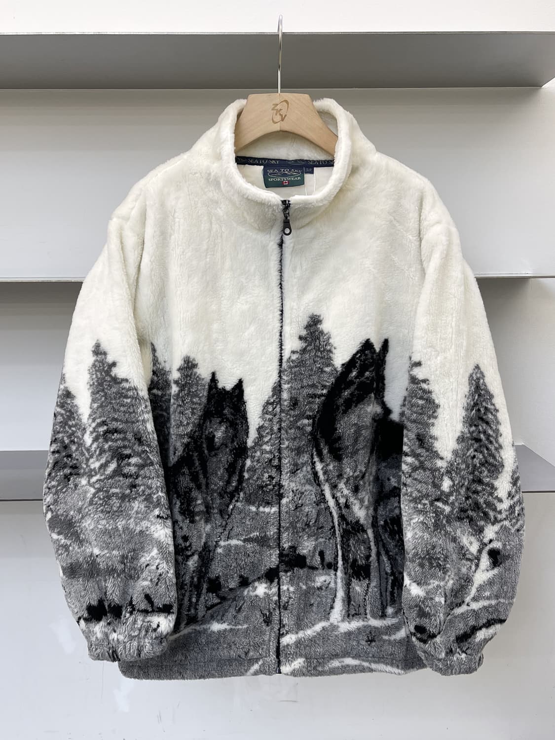 Sea To Sky Sportswear 울브스 앤 로키 마운틴 플리스 상품이미지1