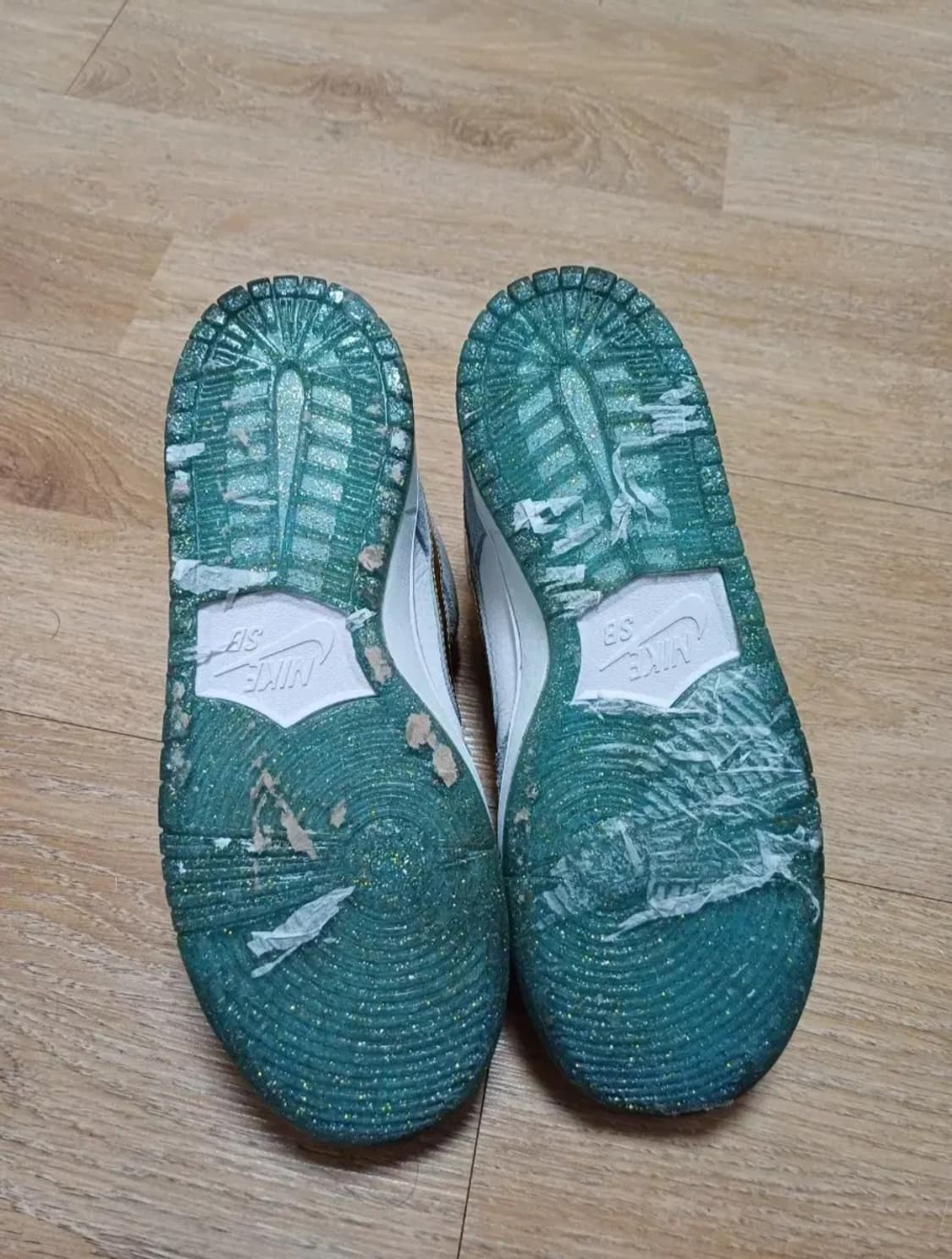 나이키 션 클리버 덩크 로우 홀리데이 스폐셜 260 상품이미지9