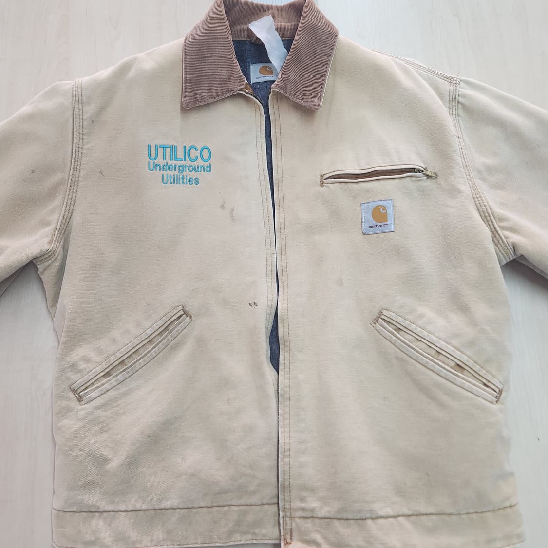 칼하트 디트로이트 자켓 j001판매합니다 상품이미지1