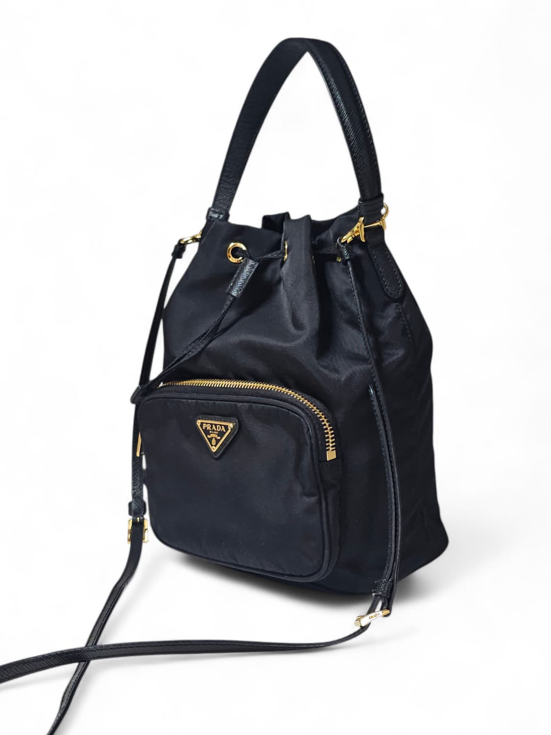 프라다 삼각로고 리나일론 버킷백 블랙 상품이미지4