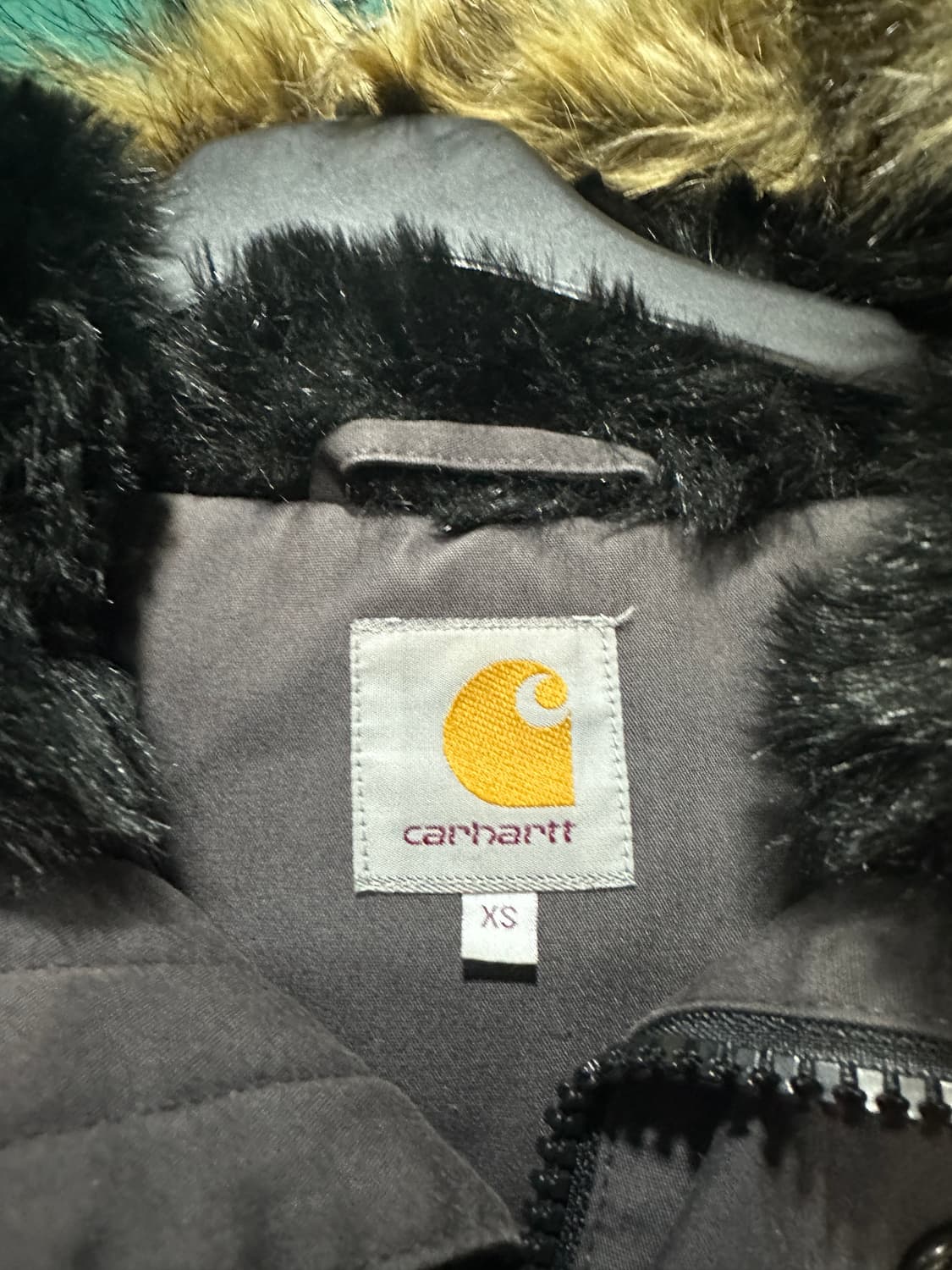 칼하트 앵커리지 패딩 xs 상품이미지3