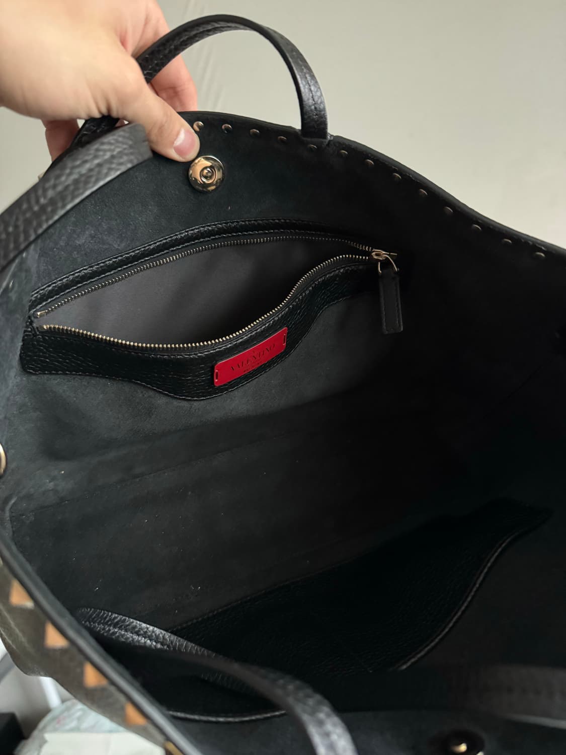 발렌티노 락스터드 토트백 상품이미지3