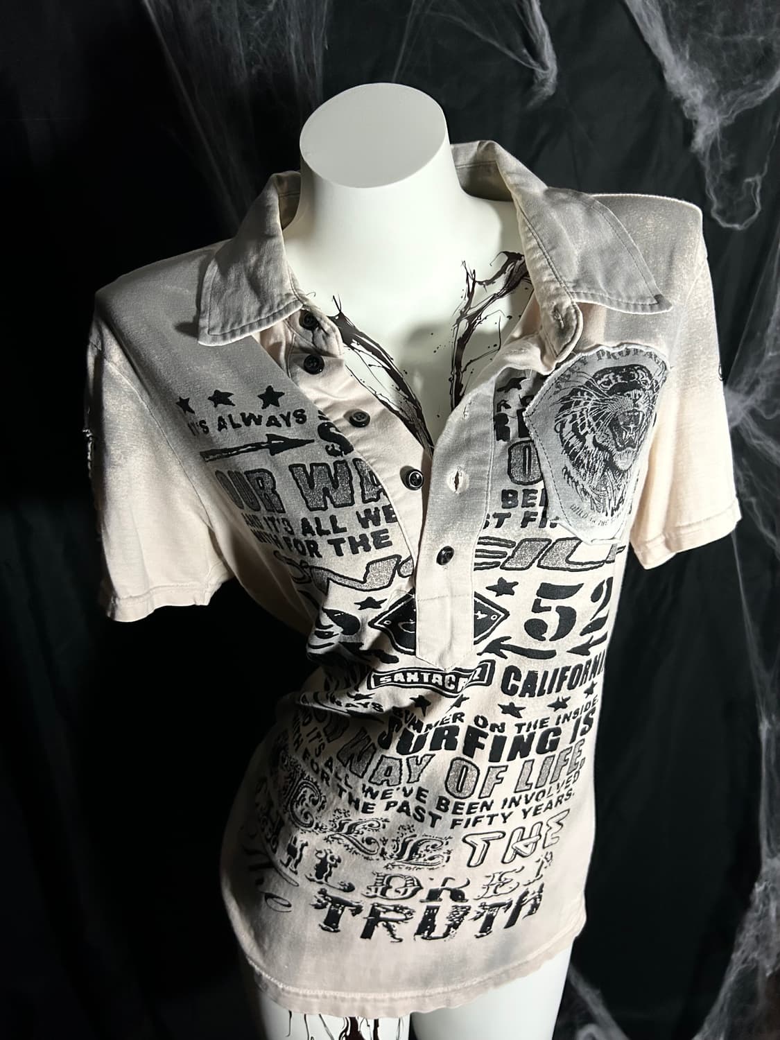 teshio patch detailed y2k kara tee 상품이미지1