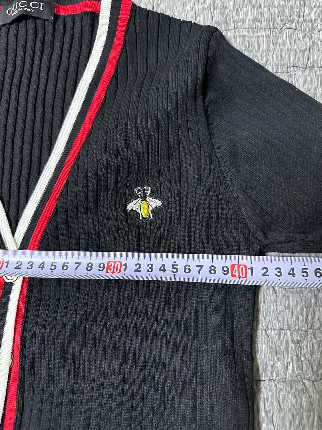 구찌 블랙 니트 가디건 벌 자수 상품이미지5