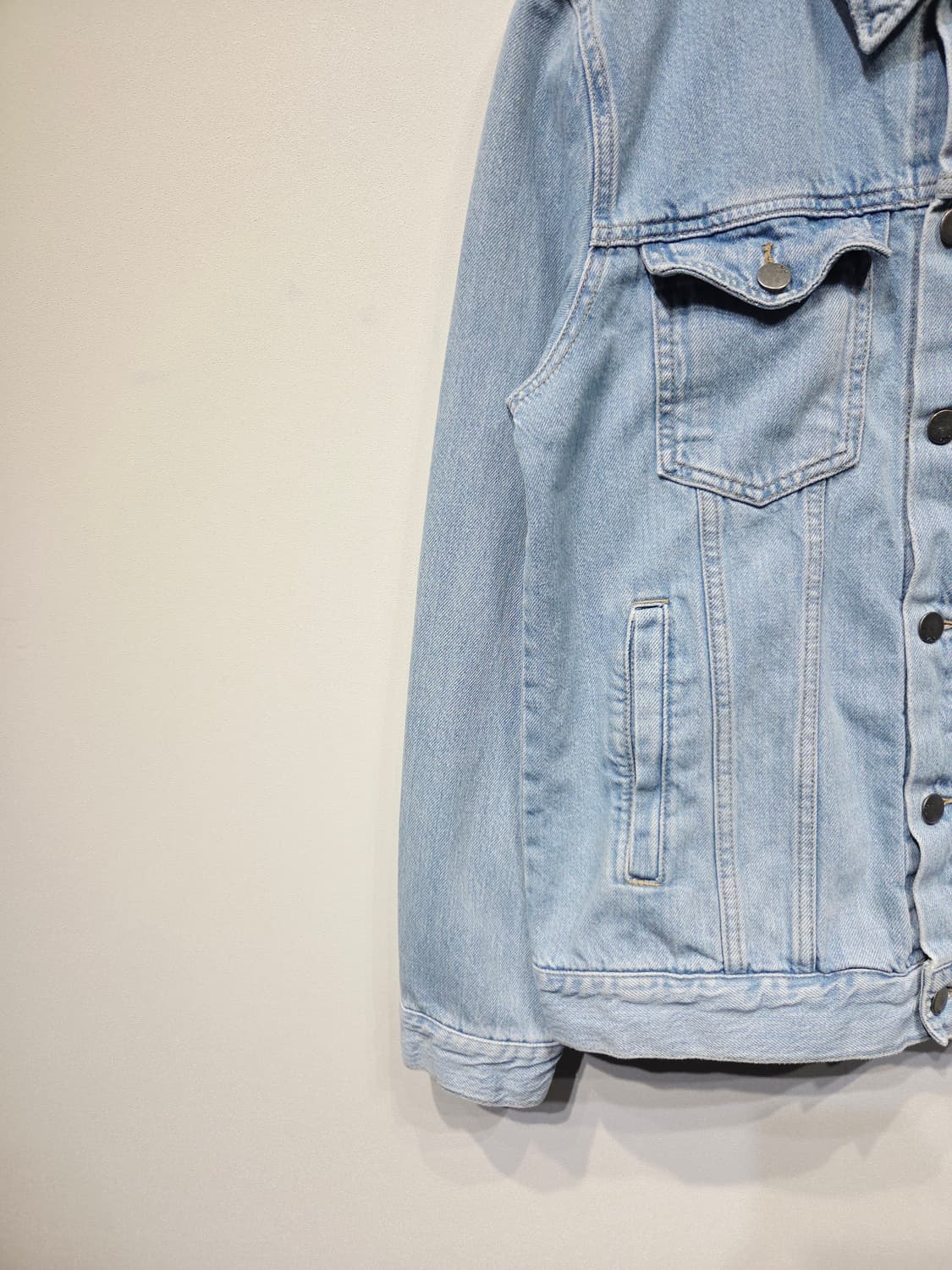 PLAC 플랙 뒷면 레터링 연청 데님 자켓 상품이미지4