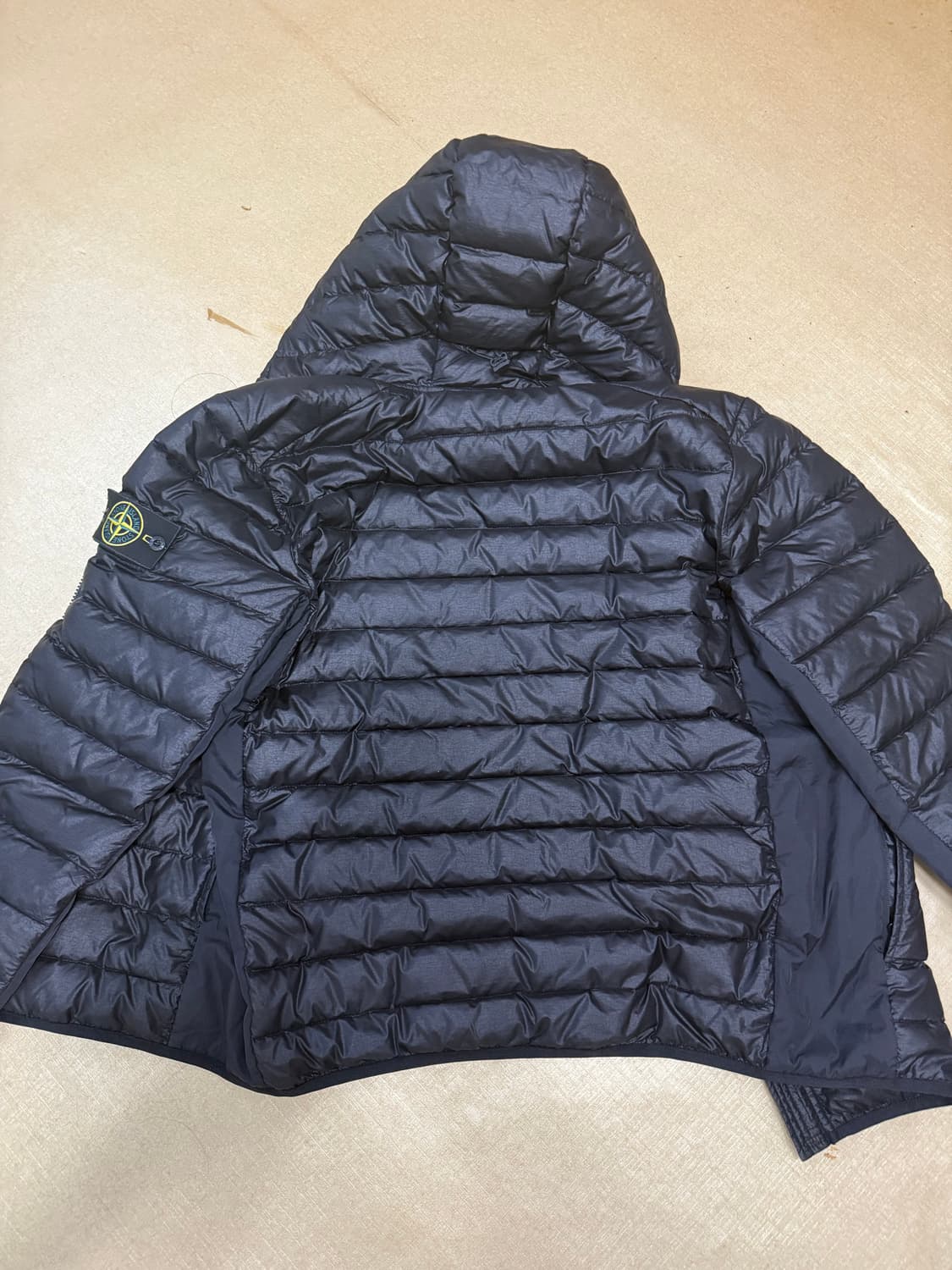 스톤 아일랜드 룸우븐 경량패딩 상품이미지2