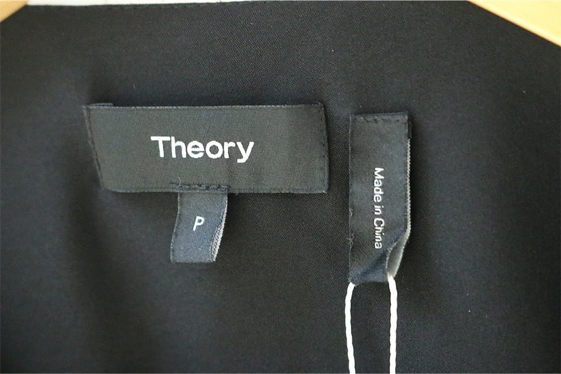Theory 러플 실크 슬리브리스 블라우스 상품이미지8