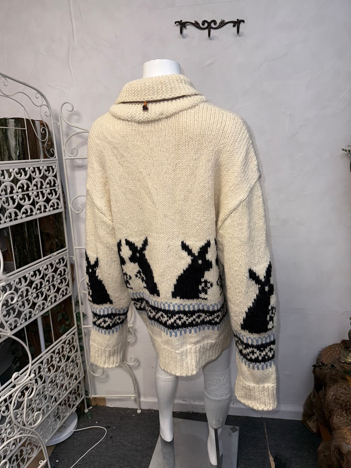 Ivory rabbit nordic over loose cowichan  상품이미지5
