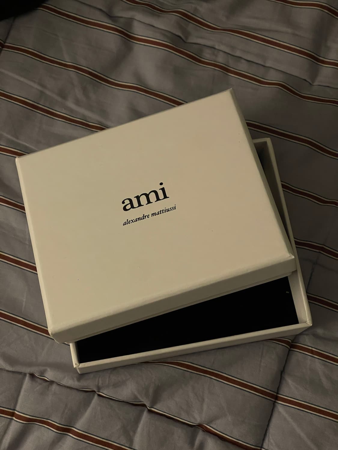 아미 파리 ami 스몰 메신저백 상품이미지10