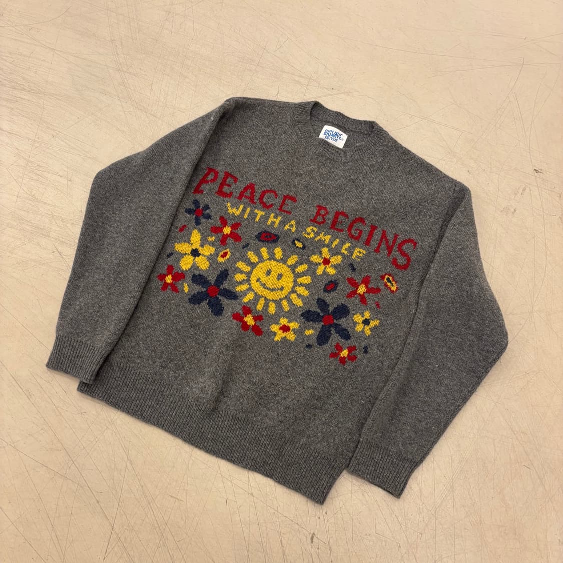 빅웨이브 스마일 자수 니트 상품이미지1