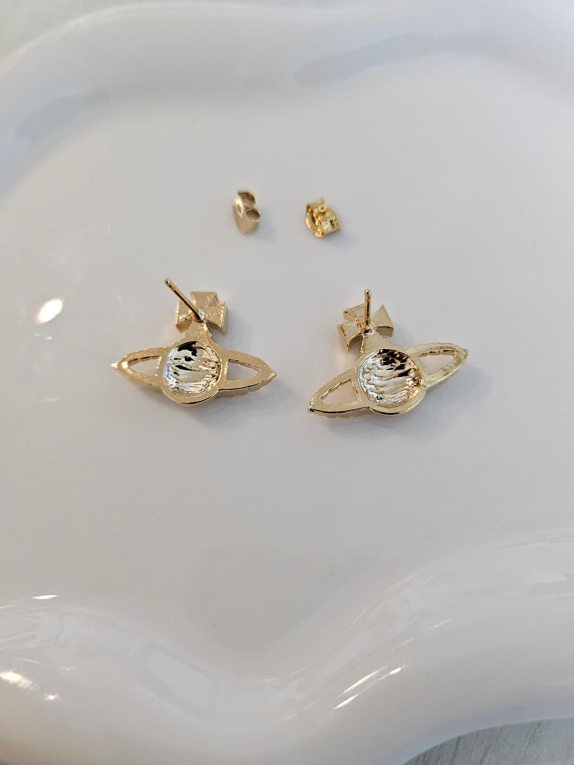 비비안웨스트우드 업사이클링 스터드 귀걸이 상품이미지3