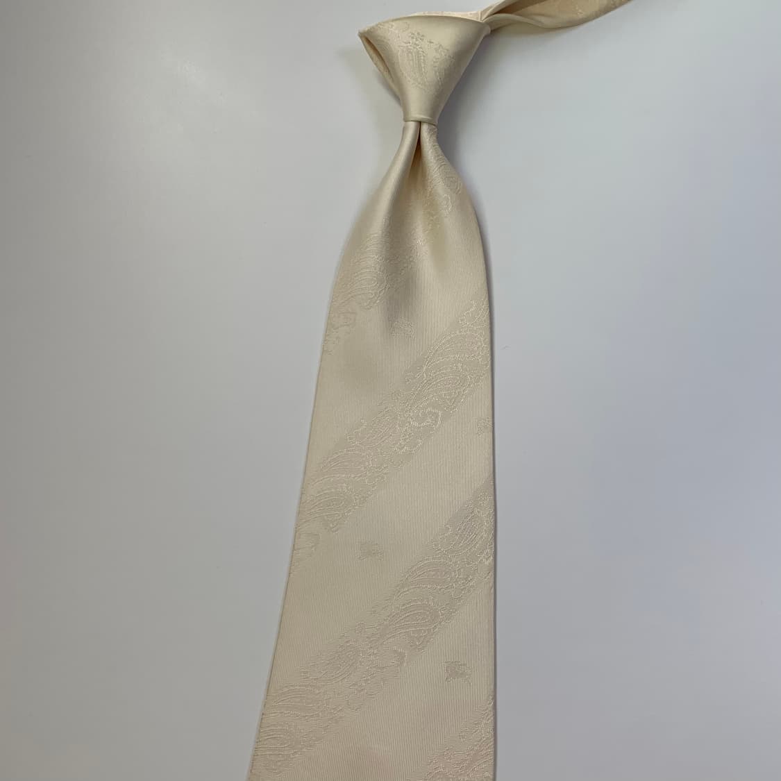버버리(BURBERRY) 화이트 페이즐리 명품 결혼식넥타이 A+등급 상품이미지8