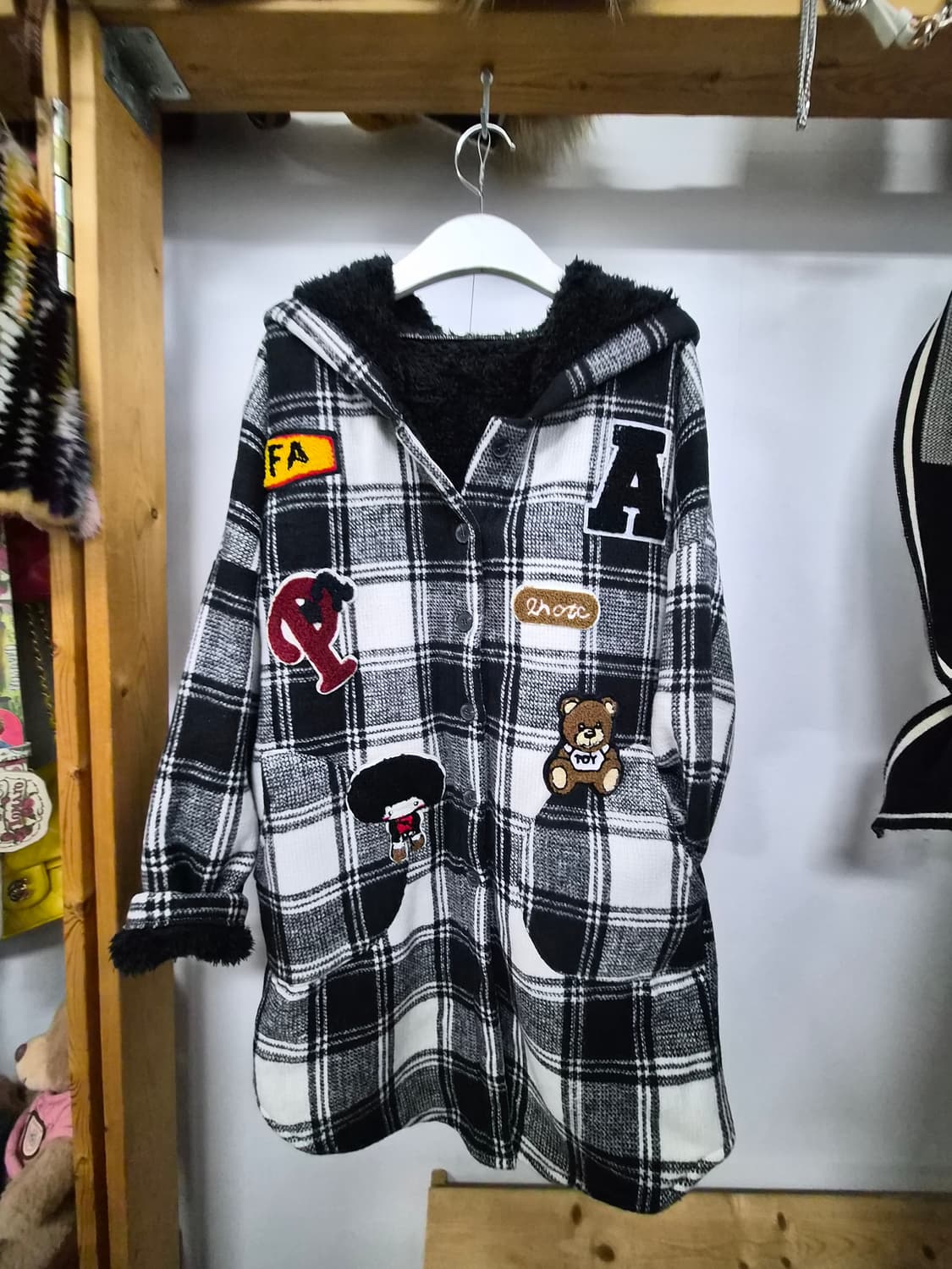 자수와팬 퍼 내피 후드 아우터 상품이미지3