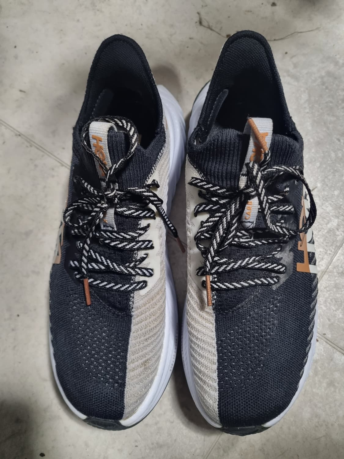 호카 카본X3 러닝화  상품이미지1