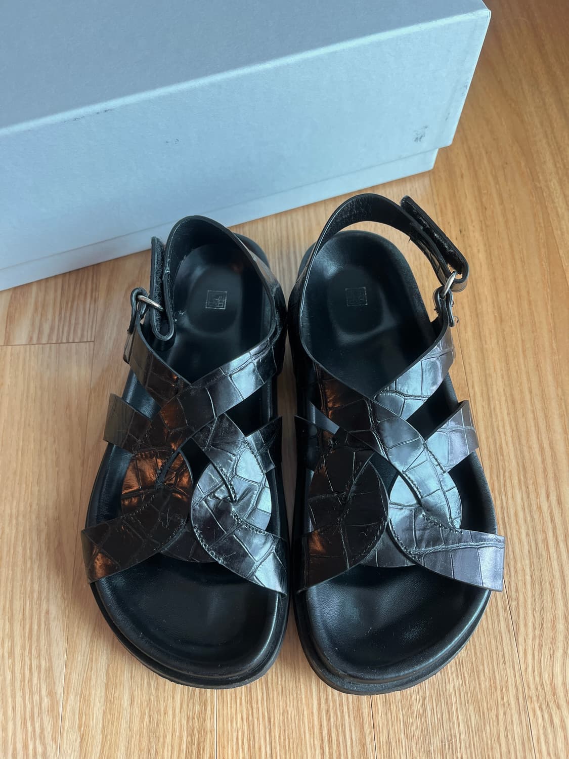 Toteme 토템 청키샌들 상품이미지1