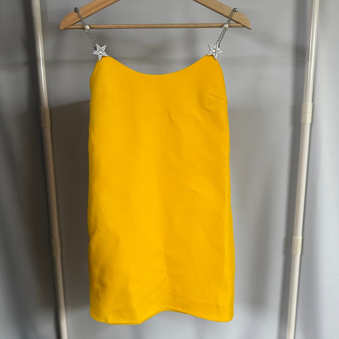 미우미우 캔디체인 스트랩 옐로우 드레스 상품이미지1