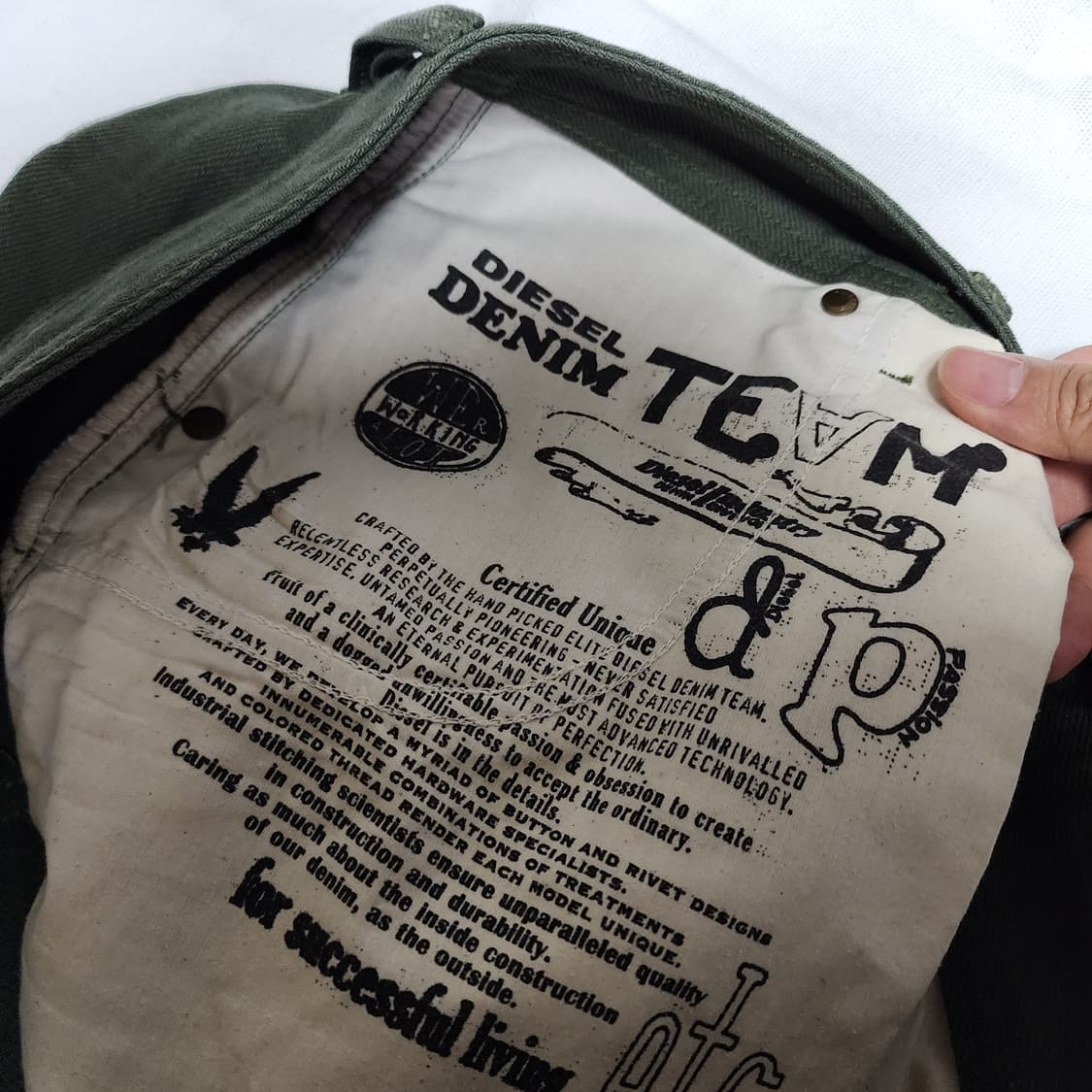 디젤 크루리 레귤러 슬림 워크웨어 아메카지 카키팬츠 상품이미지9