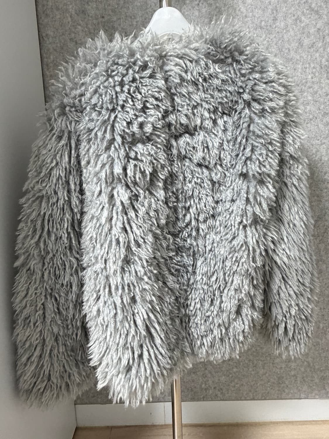 query 쿼리 오버듀플레어 faux 퍼 자켓 그레이 상품이미지4