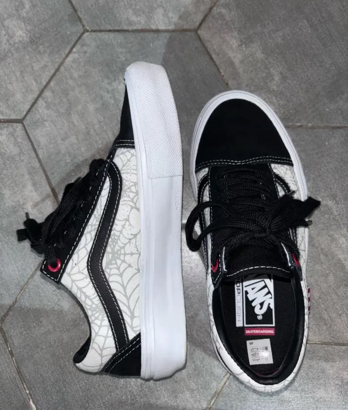 반스vans 스케이트 올드스쿨 블랙위도우 스파이더 블랙 상품이미지3