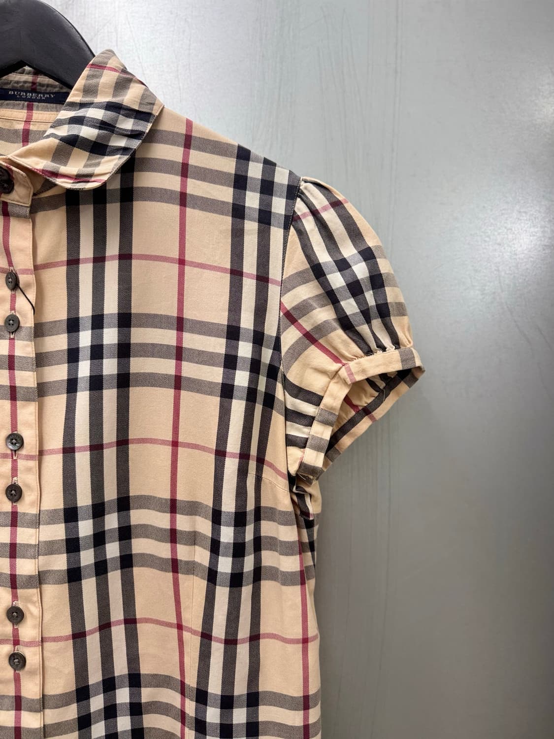 Burberry 버버리 노바체크 퍼프디테일 반소매 블라우스 상품이미지3