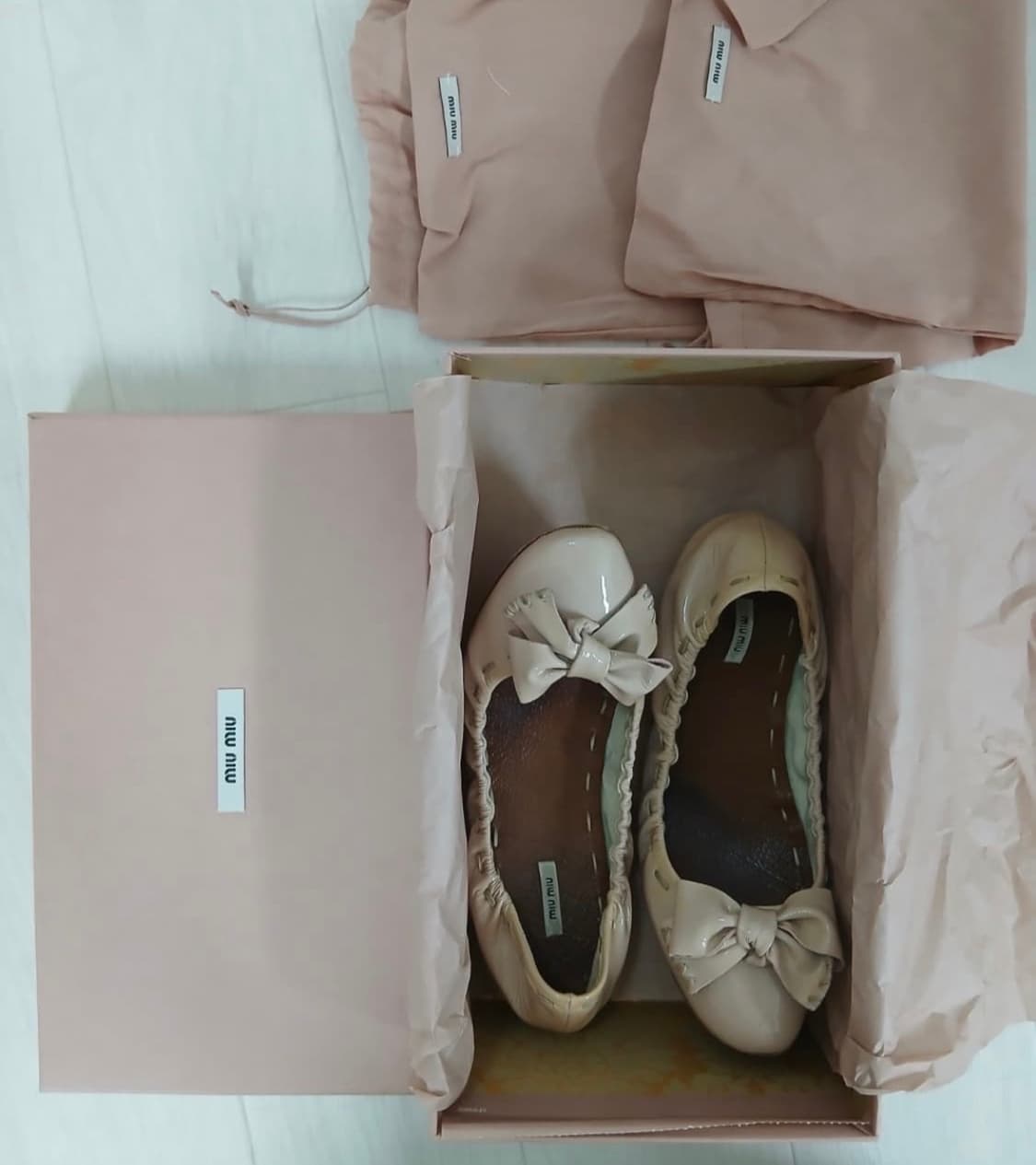 풀구성) 미우미우 에나멜 발레슈즈 상품이미지2