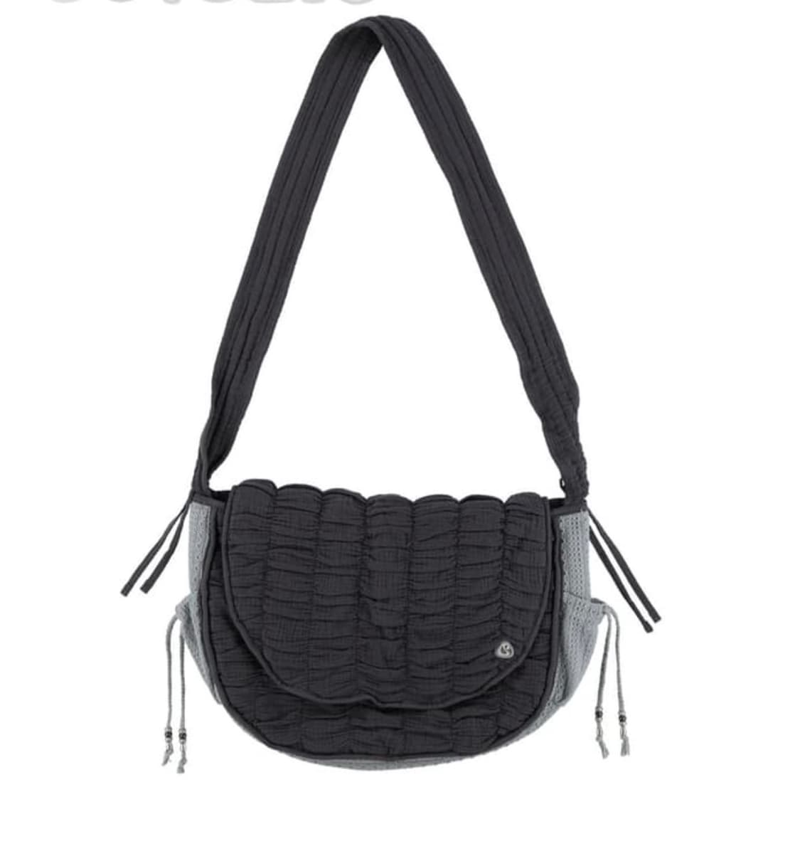 코이세이오 퀄티드 크로스백 차콜 상품이미지1