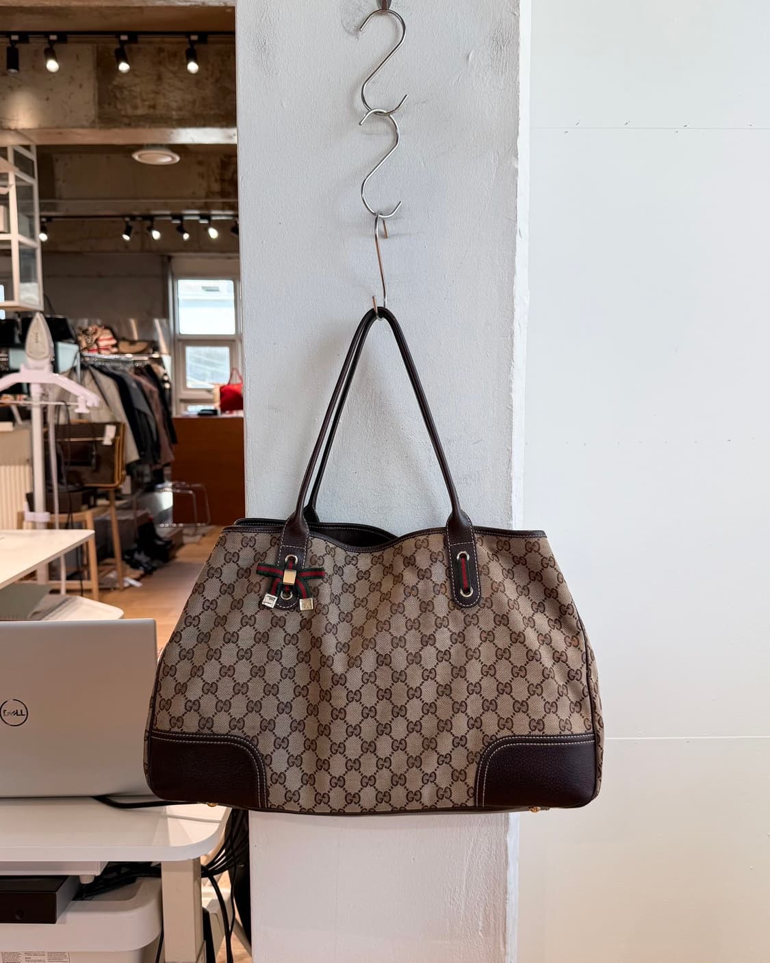구찌 브라운 GG 캔버스 토트백 상품이미지2