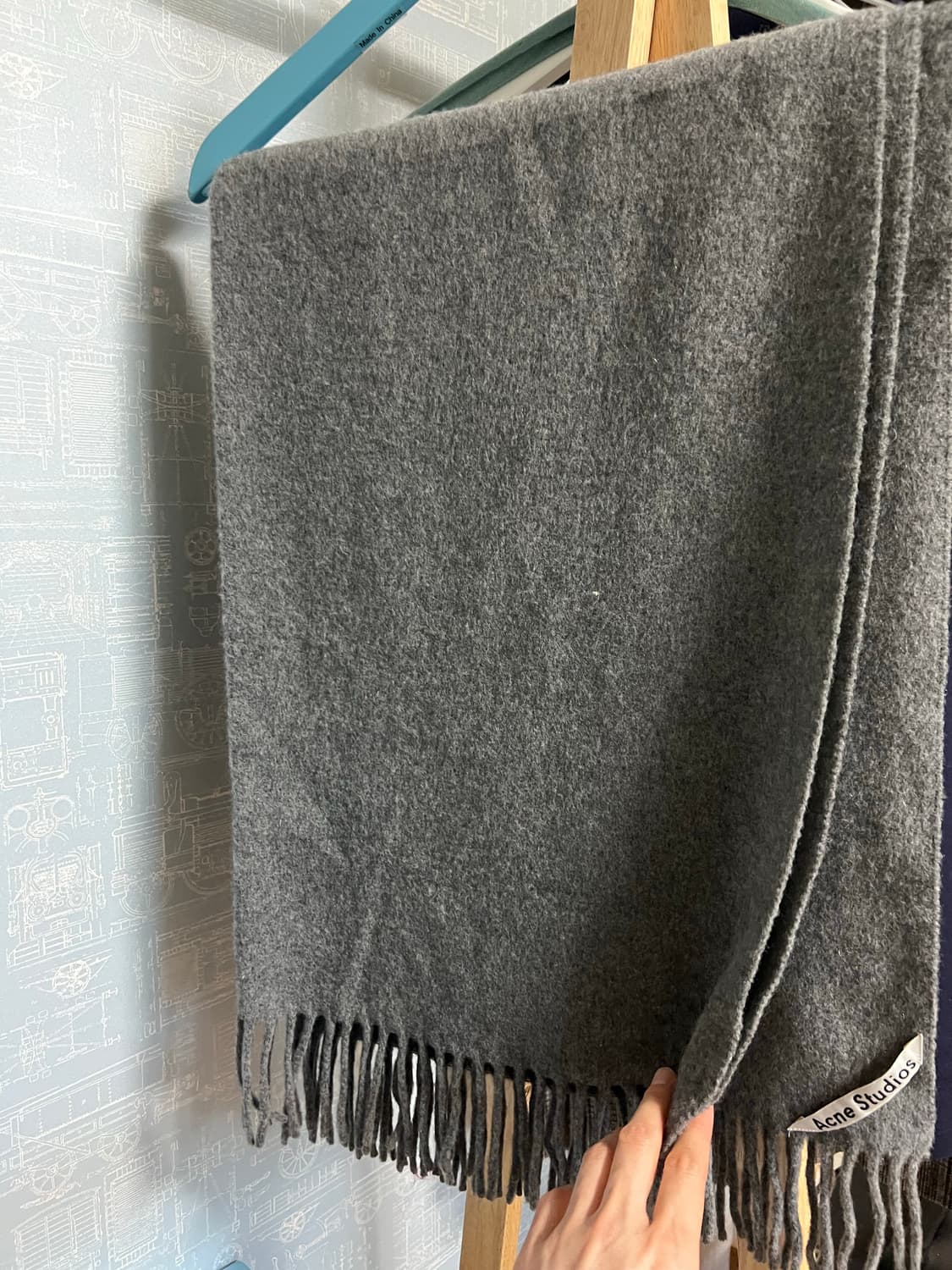 아크네 스튜디오 머플러 그레이 (울 100) 상품이미지1