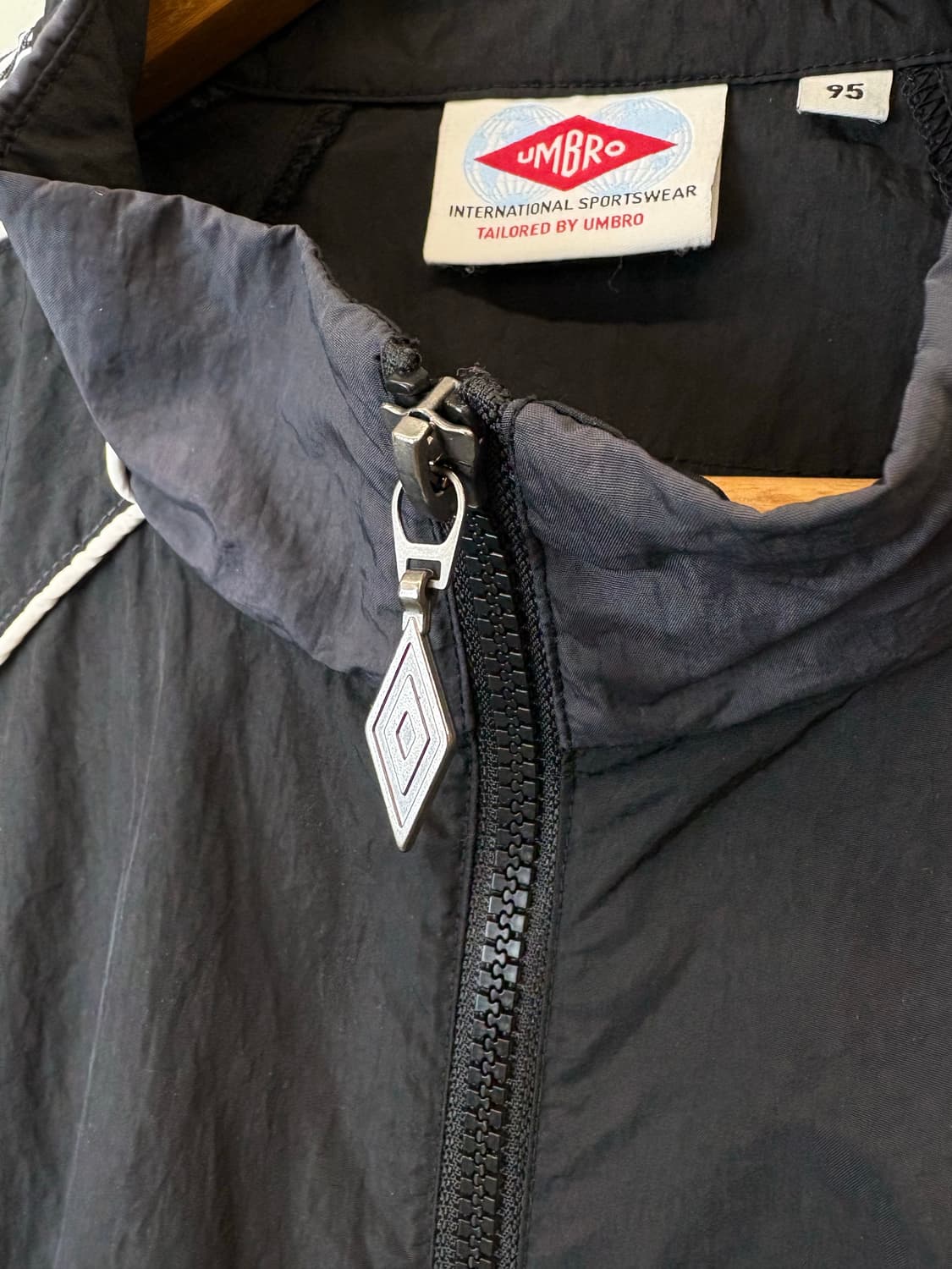 엄브로 신형 바람막이 블랙 상품이미지7