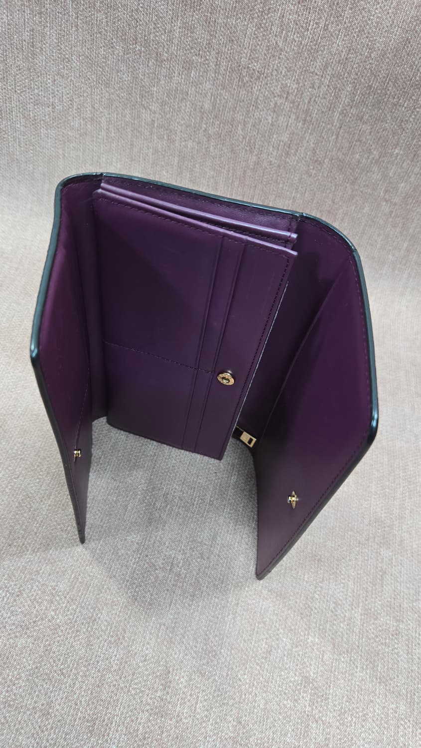 닥스 미사용  블랙 스터드 DD 로고 소가죽 여성 장지갑 상품이미지7