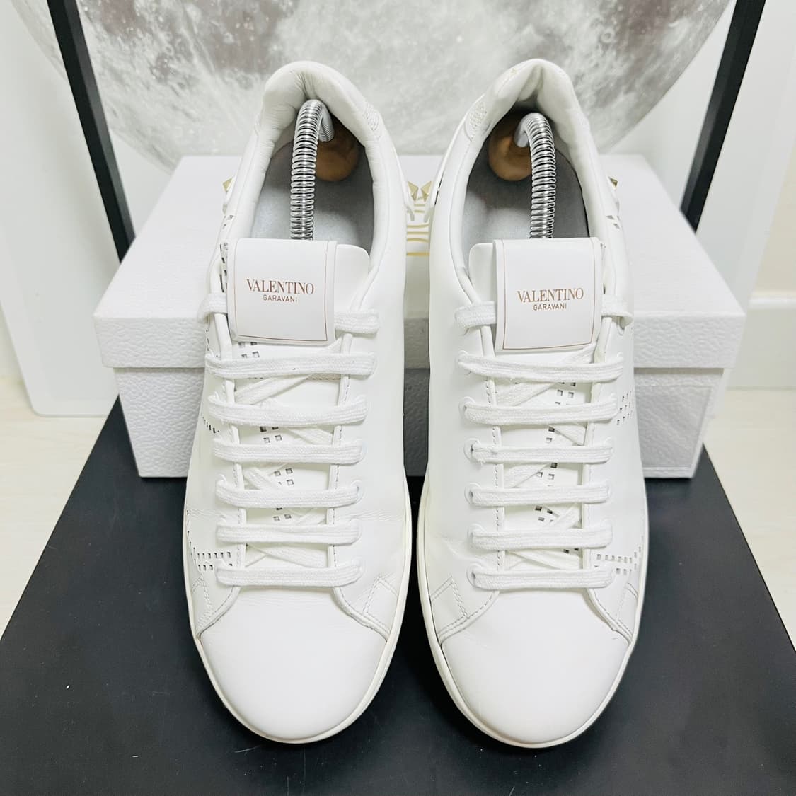 정품 41) 발렌티노 화이트 로고 백넷 스니커즈 265~270 상품이미지3