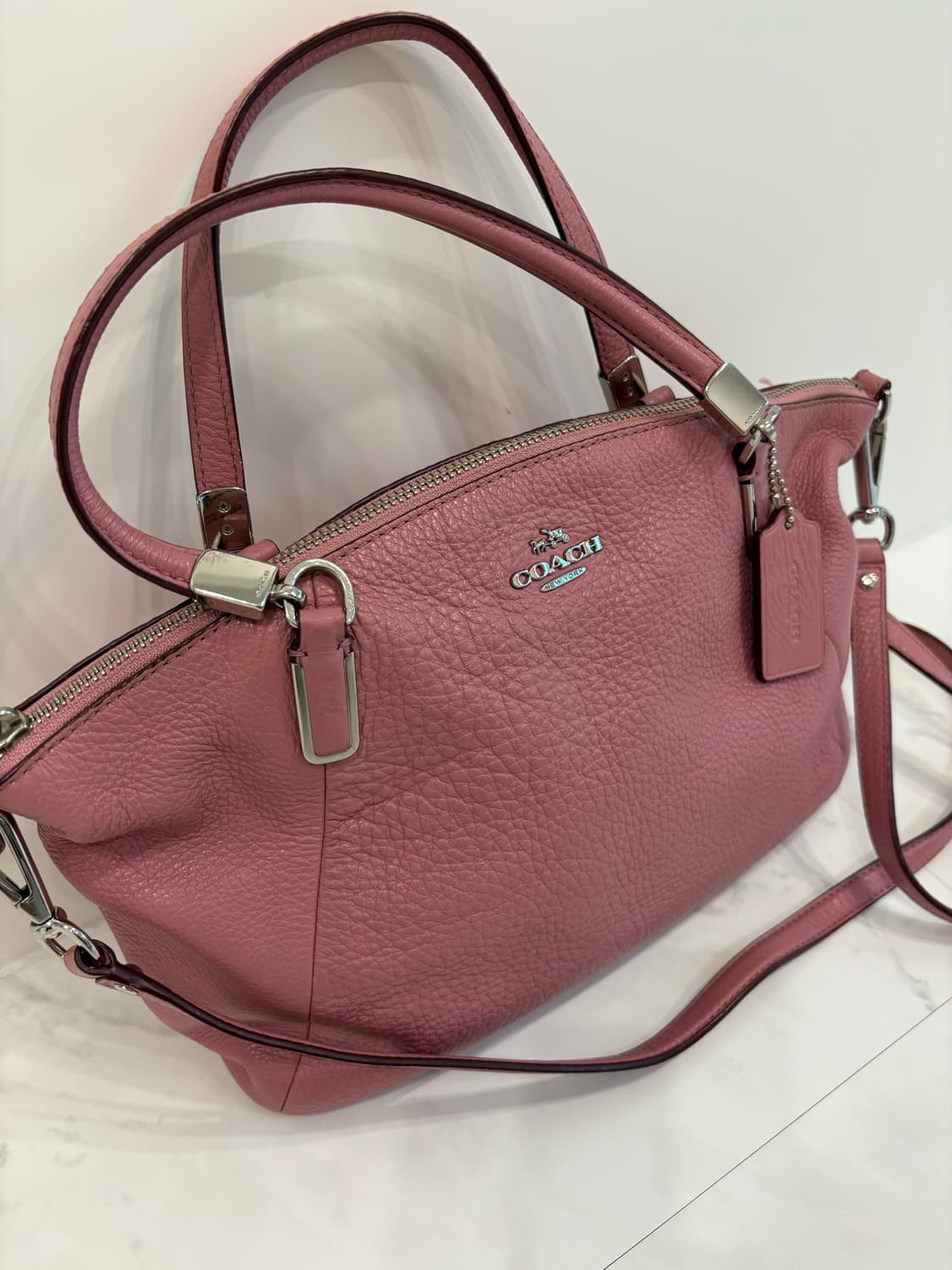 coach핑쿠토트크로스백 상품이미지2