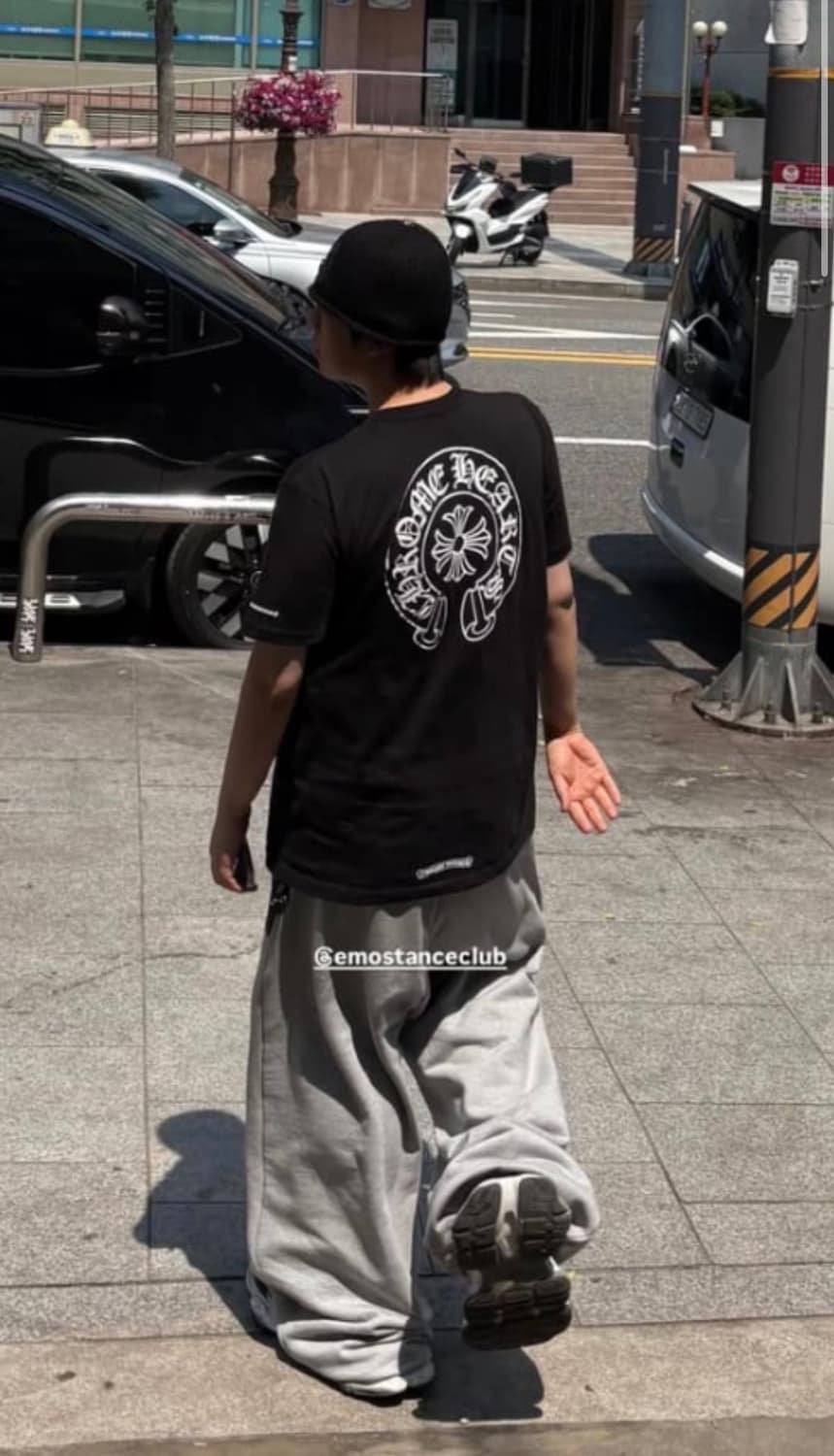 에모스탠스클럽 스웻 상품이미지2