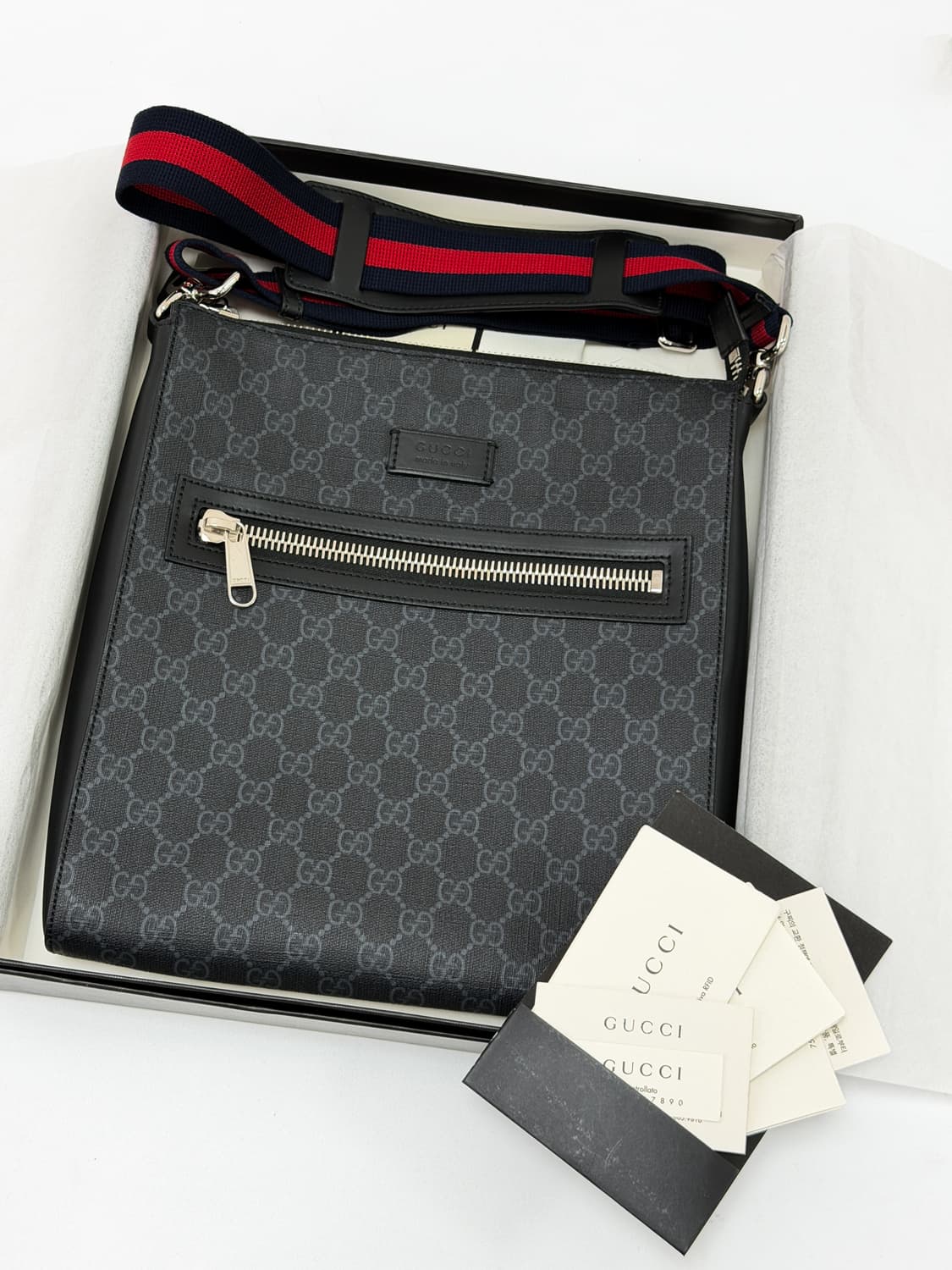 구찌 GG 수프림 웹 스트랩 메신저 크로스백 상품이미지1