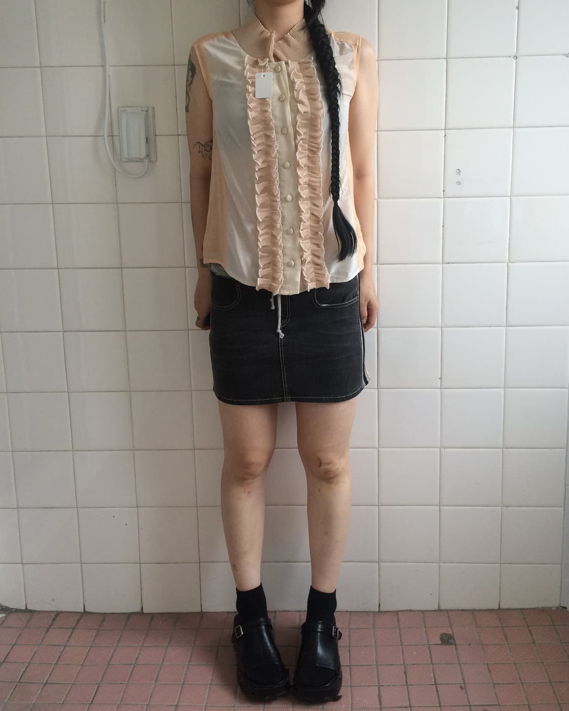 Frill point high neck sleeveless 상품이미지1