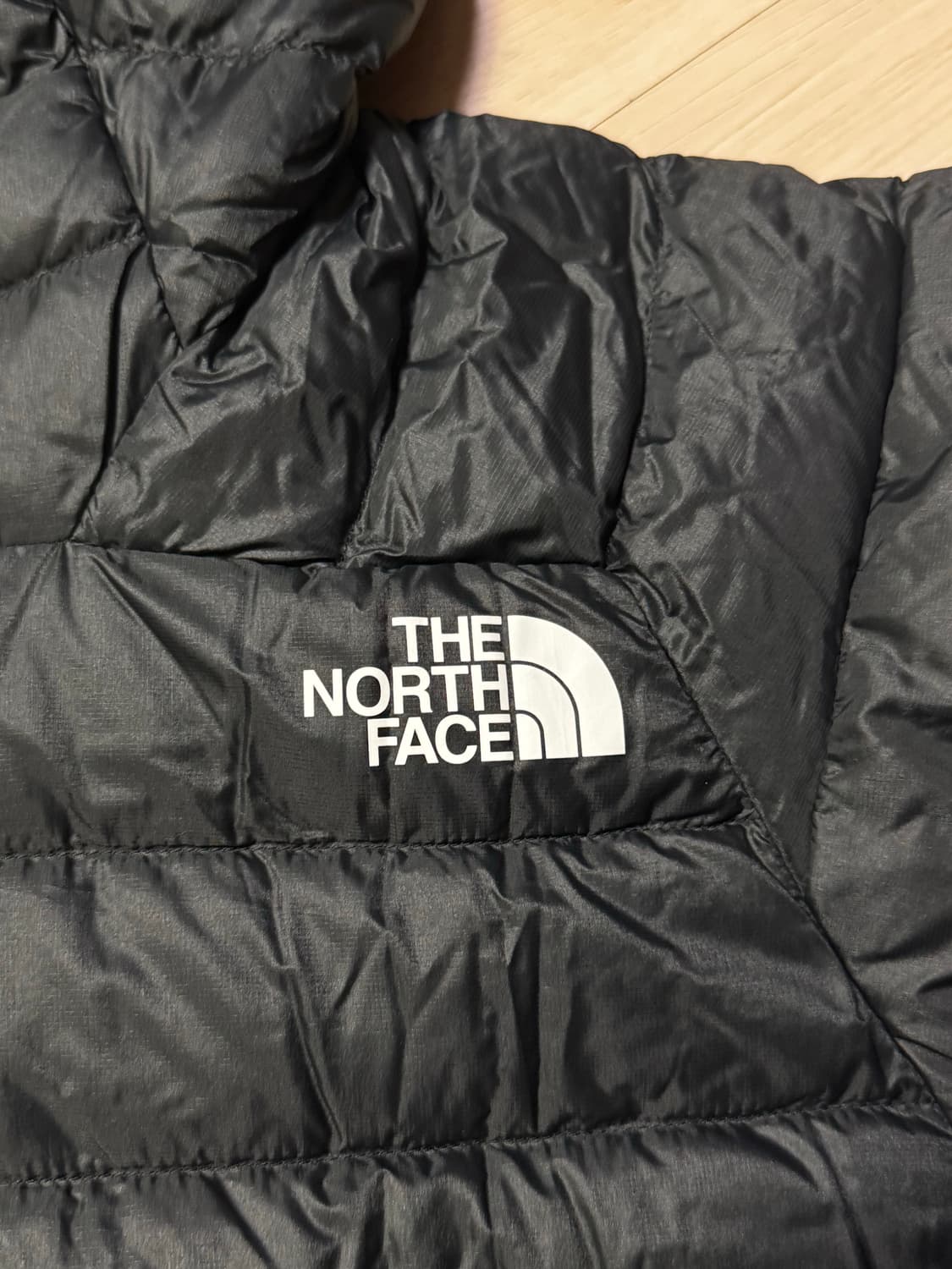 노스페이스 경량패딩 M 상품이미지3