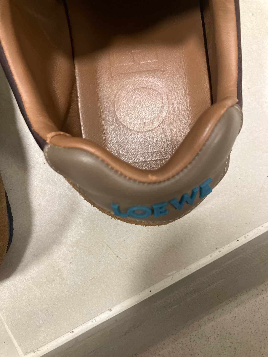 로에베 발레 러너2.0 판매합니다 43사이즈 상품이미지5