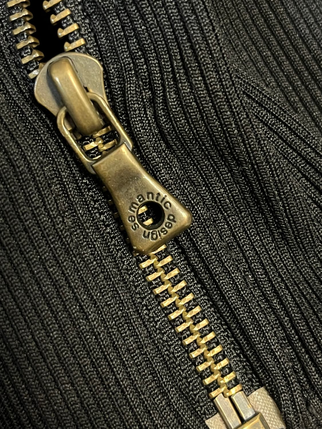 Semantic Design 벨벳 하이넥 집업 상품이미지4