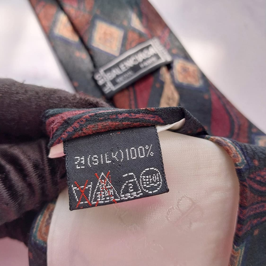 발렌시아가 실크 아트 패턴 넥타이 8.6cm A+등급 KK268
 상품이미지9