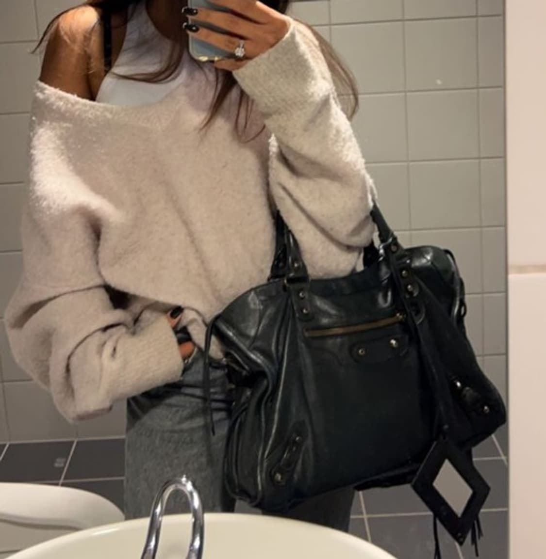 정품 발렌시아가 시티백 미듐 블랙 상태 S급 상품이미지1