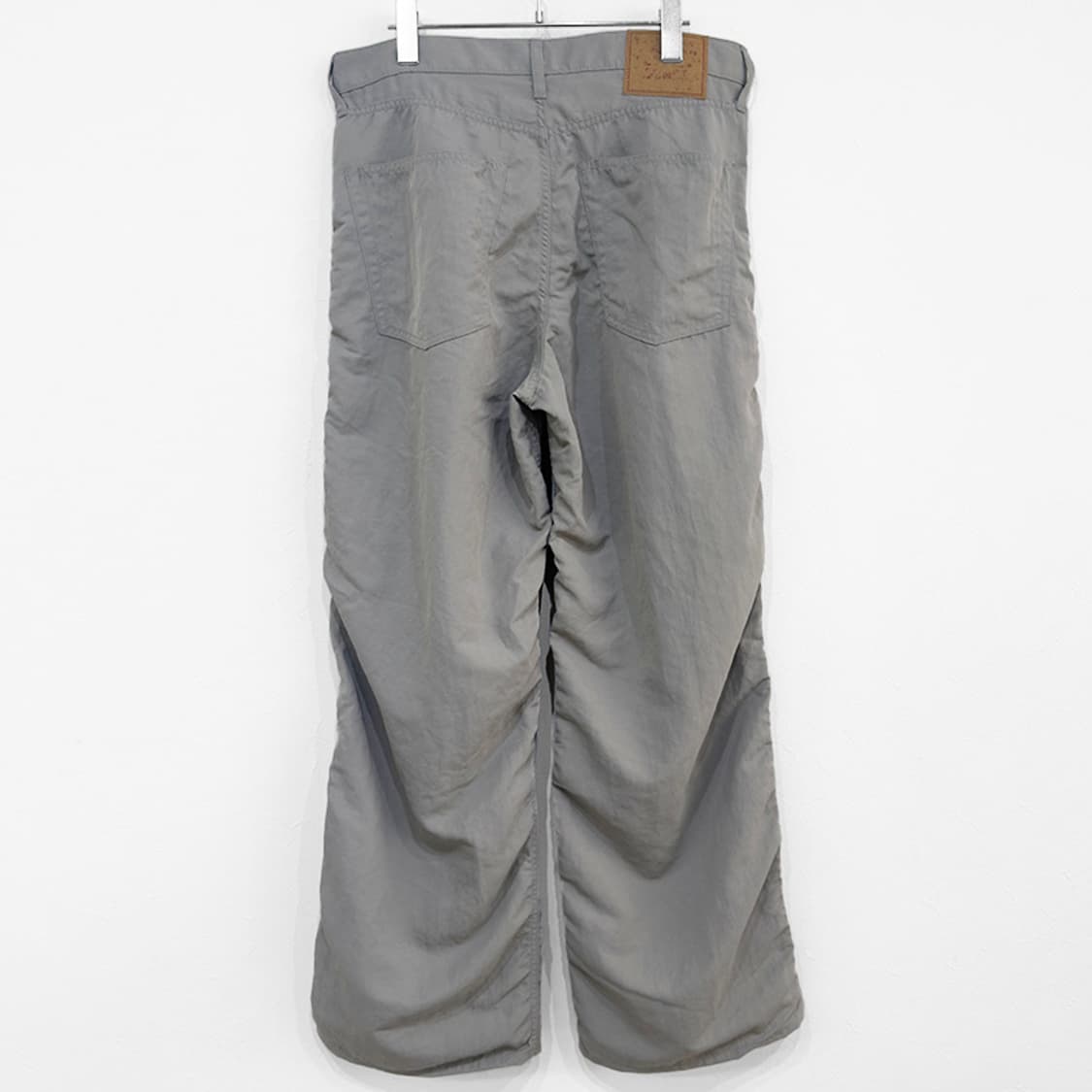 언유즈드 25FW 나일론 팬츠 그레이 2사이즈 판매합니다 상품이미지2